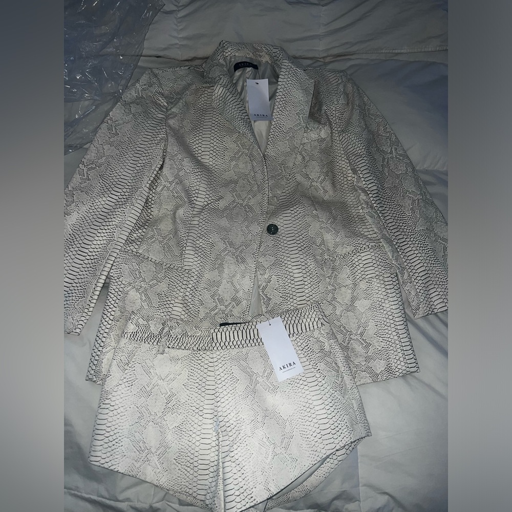 Akira Snake Skin Blazer and Shorts, Size Small. ASHTIN OVERSIZED SNAKE PRINT